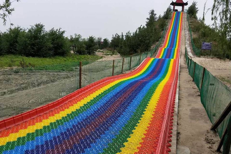 Network Most popular plastic Rainbow dry snow Slide