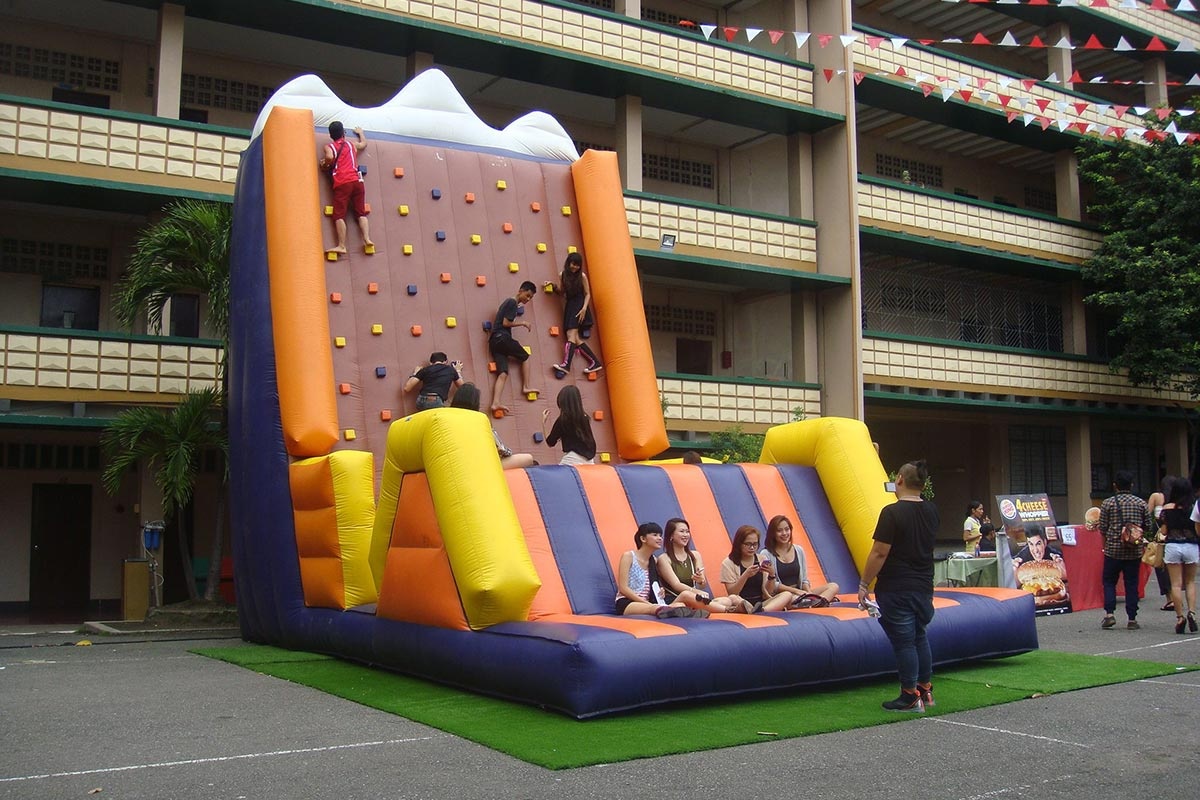 SG008 Cliff Hanger Climbing Wall Interactive Inflatables Game