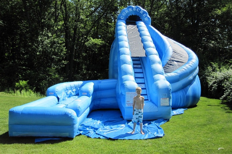 WW030 Giant Corkscrew Inflatable Water Slide
