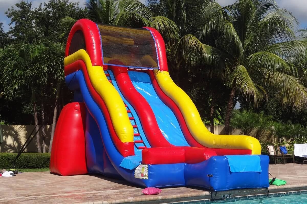 WW049 22Ft Tall Inflatable Water Slide into your Pool