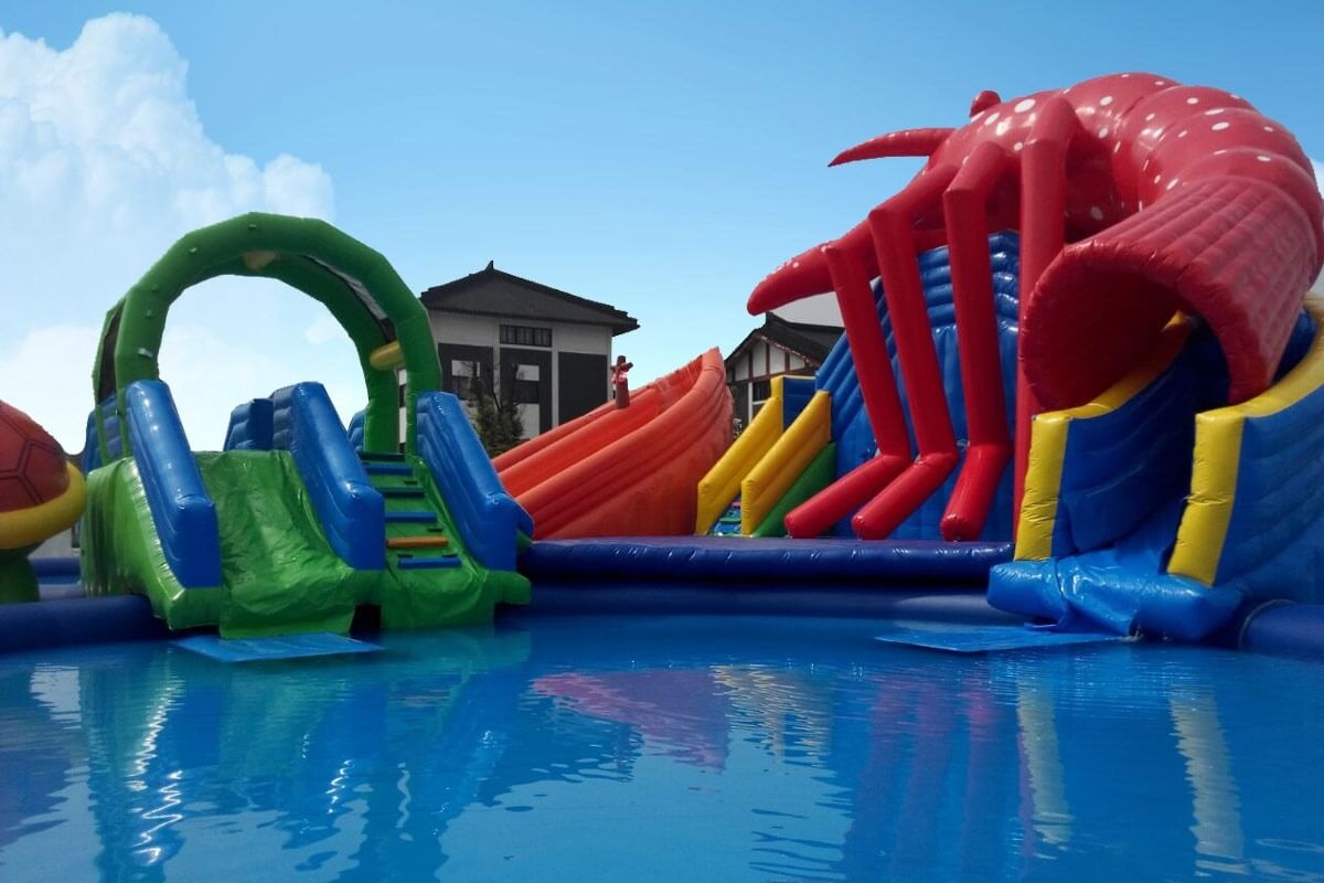 WW003 Lobster Inflatable Water Park with Pool Slide