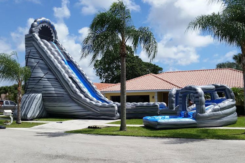 WS018 Twister with Curve Florida's tallest 40ft Inflatable Water Slide