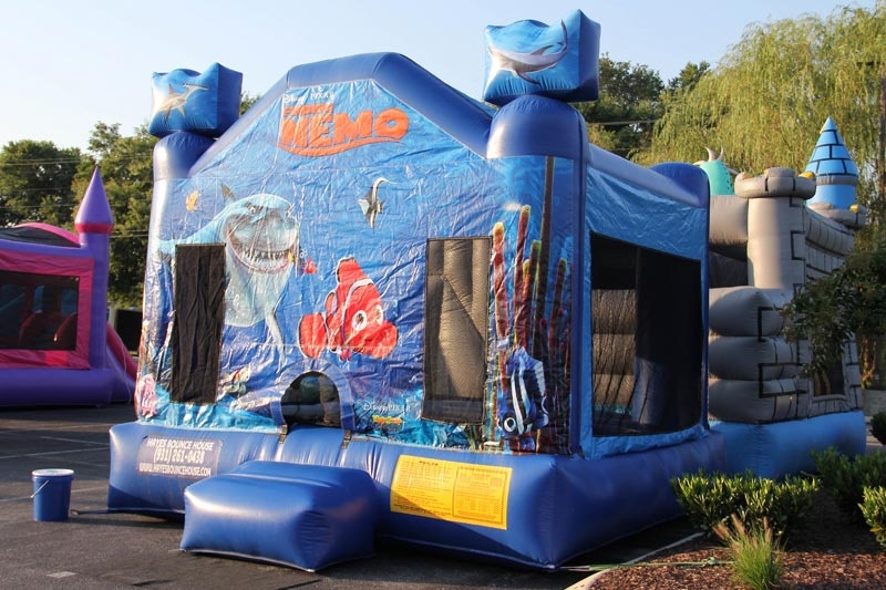 WJ140 Finding Nemo Inflatable Bounce House