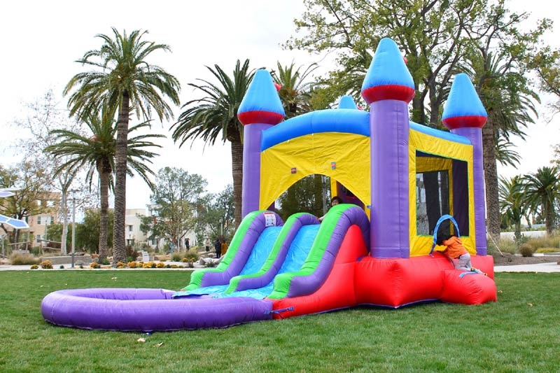 WJ067 Inflatable Bounce Combo Jumping Castle with Water Slide