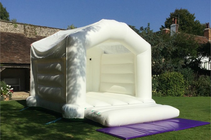 WJ168 White Wedding Bouncy Castle Inflatable Bounce House