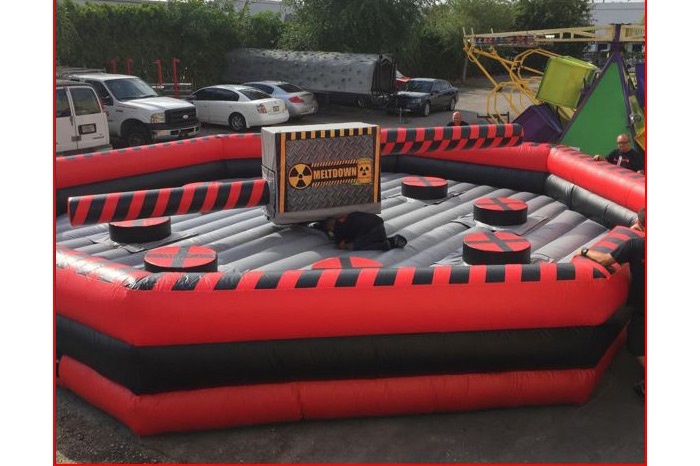 SG152 Red Black Meltdown Challenge Inflatable Mechanical Game