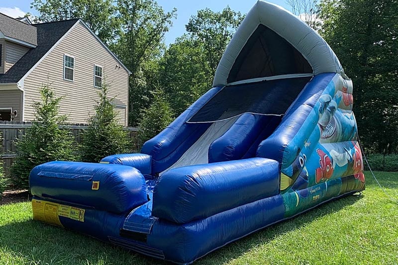 DS044 15FT Finidng Nemo Inflatable Dry Slide
